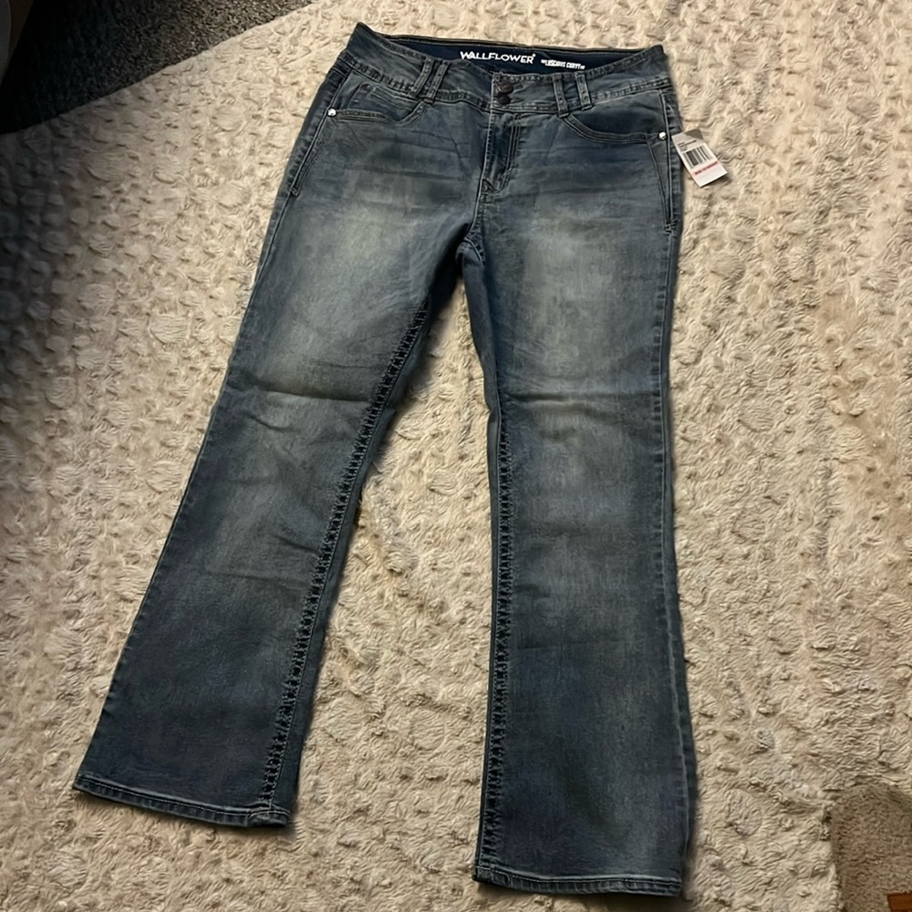 Wallflower jeans nwt. The luscious curvy fit. Size 13 short.